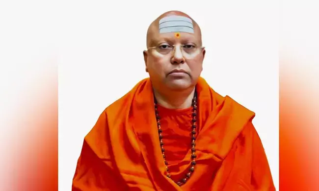 ವಿದ್ಯಾರ್ಥಿನಿಯರಿಗೆ ಲೈಂಗಿಕ ಕಿರುಕುಳ ಪ್ರಕರಣ | ಸ್ವಯಂಘೋಷಿತ ದೇವಮಾನವ ಚೈತನ್ಯಾನಂದನ ಕೊಠಡಿಯಲ್ಲಿ  ಸೆಕ್ಸ್ ಟಾಯ್, ಮೋದಿ, ಒಬಾಮಾ ಜೊತೆಗಿನ ನಕಲಿ ಫೋಟೊಗಳು ಪತ್ತೆ!