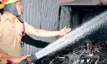 ಬೆಂಗಳೂರು | ವಾಣಿಜ್ಯ ಕಟ್ಟಡದಲ್ಲಿ ಬೆಂಕಿ ಅವಘಡ; 9 ಇಲೆಕ್ಟ್ರಿಕ್ ಬೈಕ್‌ಗಳು ಭಸ್ಮ