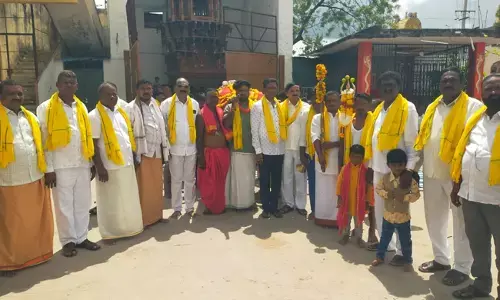 ರಾಯಚೂರು | ಹರಿಜನವಾಡ ಮಹಾಮಾತೆ ಕಂಚು ಮಾರೆಮ್ಮ ದೇವಸ್ಥಾನದಲ್ಲಿ ದಸರಾ ಹಬ್ಬ ಆಚರಣೆ: ಪಲ್ಲಕ್ಕಿ ಮೆರವಣಿಗೆ