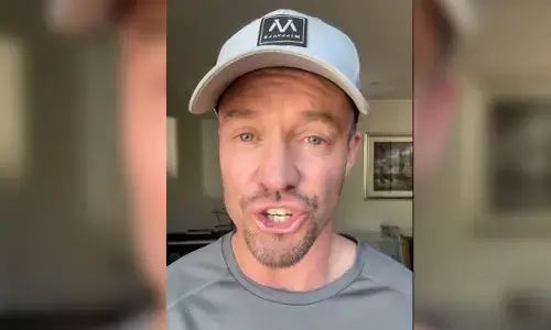 ಕ್ರೀಡೆಯಿಂದ ರಾಜಕೀಯ ಹೊರಗಿರಬೇಕು : ಎಬಿ ಡಿ ವಿಲಿಯರ್ಸ್