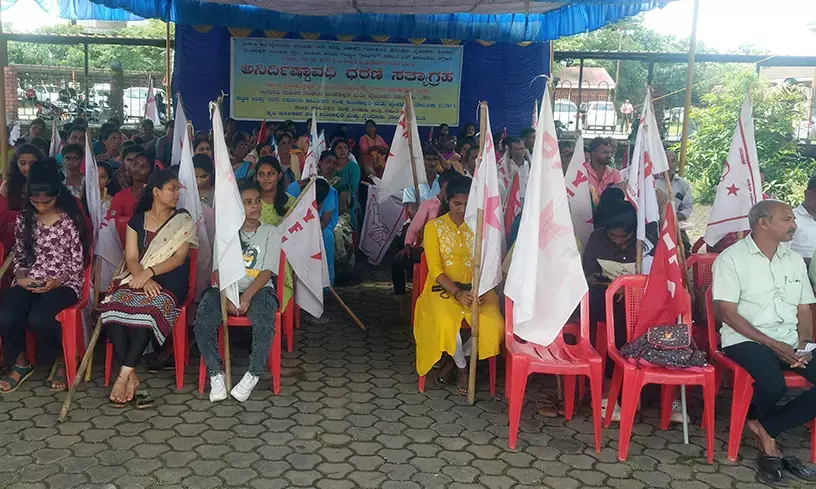 ಬೈಂದೂರು, ಕುಂದಾಪುರಗಳಿಗೆ ಸರಕಾರಿ ಬಸ್‌ಗಾಗಿ ಧರಣಿ; ಖಾಸಗಿ ಬಸ್ ಮಾಲಕರ ಕೋರ್ಟ್ ತಡೆಯಾಜ್ಞೆ ತೆರವಿಗೆ ಒತ್ತಾಯ