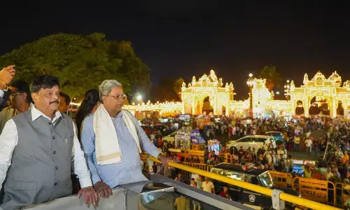 ಮೈಸೂರು: ವಿದ್ಯುತ್ ದೀಪಾಲಂಕಾರ ವೀಕ್ಷಿಸಿದ ಸಿಎಂ ಸಿದ್ದರಾಮಯ್ಯ