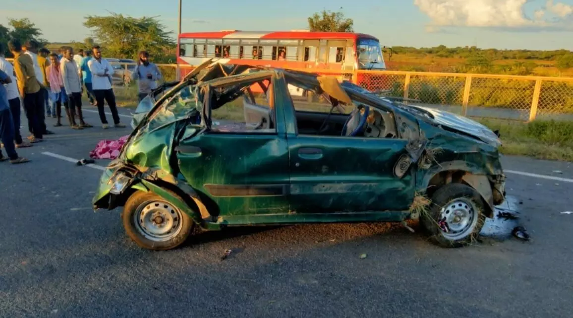 ಚಿತ್ರದುರ್ಗ | ಕಾರು ಪಲ್ಟಿ : ಮೂವರು ಮೃತ್ಯು