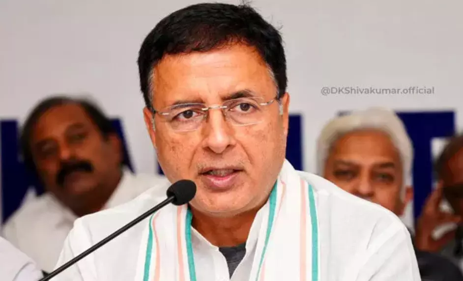 ಕಾಂಗ್ರೆಸ್‌ನ ಗ್ಯಾರಂಟಿಗಳನ್ನು ಟೀಕಿಸಲು ದೇವೇಗೌಡರನ್ನು ಕಣಕ್ಕಿಳಿಸಿದ ಬಿಜೆಪಿ : ಸುರ್ಜೇವಾಲ