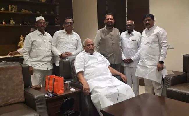 ಬೀದರ್ | ಎಐಸಿಸಿ ಅಧ್ಯಕ್ಷ ಡಾ.ಮಲ್ಲಿಕಾರ್ಜುನ್ ಖರ್ಗೆ ಅವರ ಆರೋಗ್ಯ ವಿಚಾರಿಸಿದ ಜಿಲ್ಲಾ ಕಾಂಗ್ರೆಸ್ ನಾಯಕರು ಬೀದರ್ | ಎಐಸಿಸಿ ಅಧ್ಯಕ್ಷ ಡಾ.ಮಲ್ಲಿಕಾರ್ಜುನ್ ಖರ್ಗೆ ಅವರ ಆರೋಗ್ಯ ವಿಚಾರಿಸಿದ ಜಿಲ್ಲಾ ಕಾಂಗ್ರೆಸ್ ನಾಯಕರು