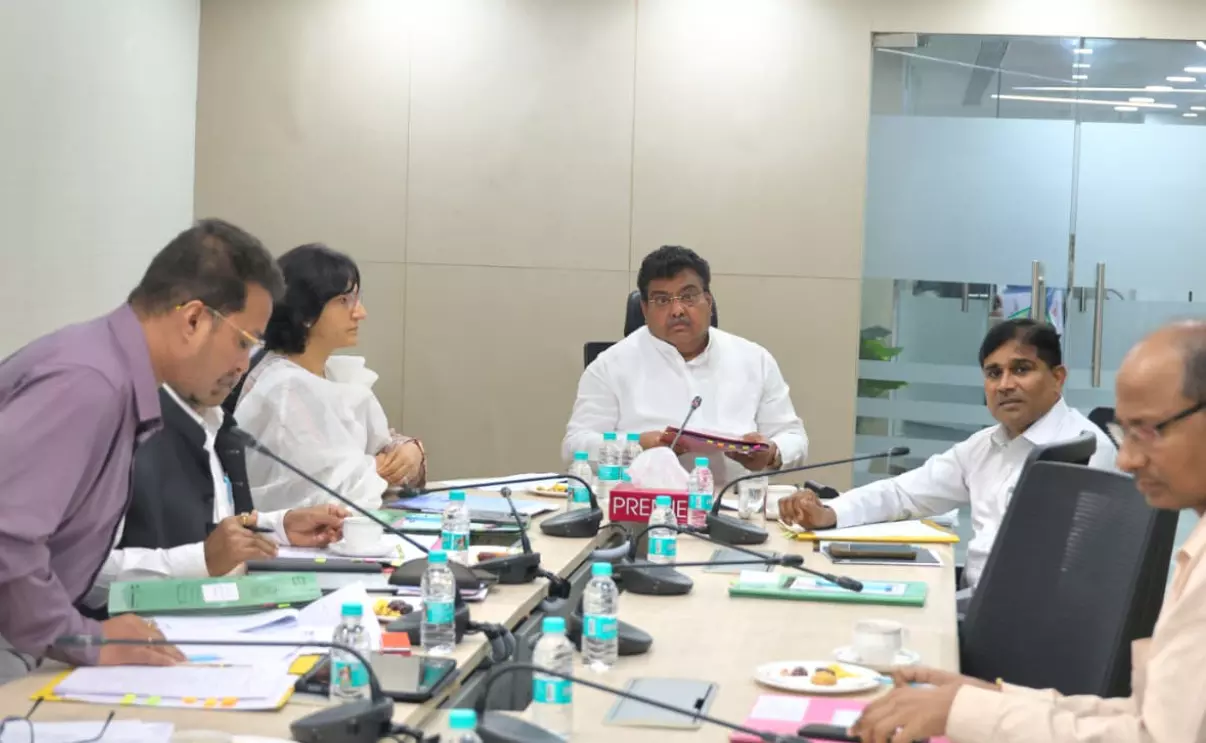 ಹುಬ್ಬಳ್ಳಿ ಎನ್‍ಜಿಇಎಫ್‍ಗೆ ಎಸ್ಕಾಂಗಳಿಂದ 8 ಕೋಟಿ ರೂ.ಬಾಕಿ : ತಕ್ಷಣವೇ ಪಾವತಿಸಲು ಸಚಿವ ಎಂ.ಬಿ.ಪಾಟೀಲ್ ಸೂಚನೆ