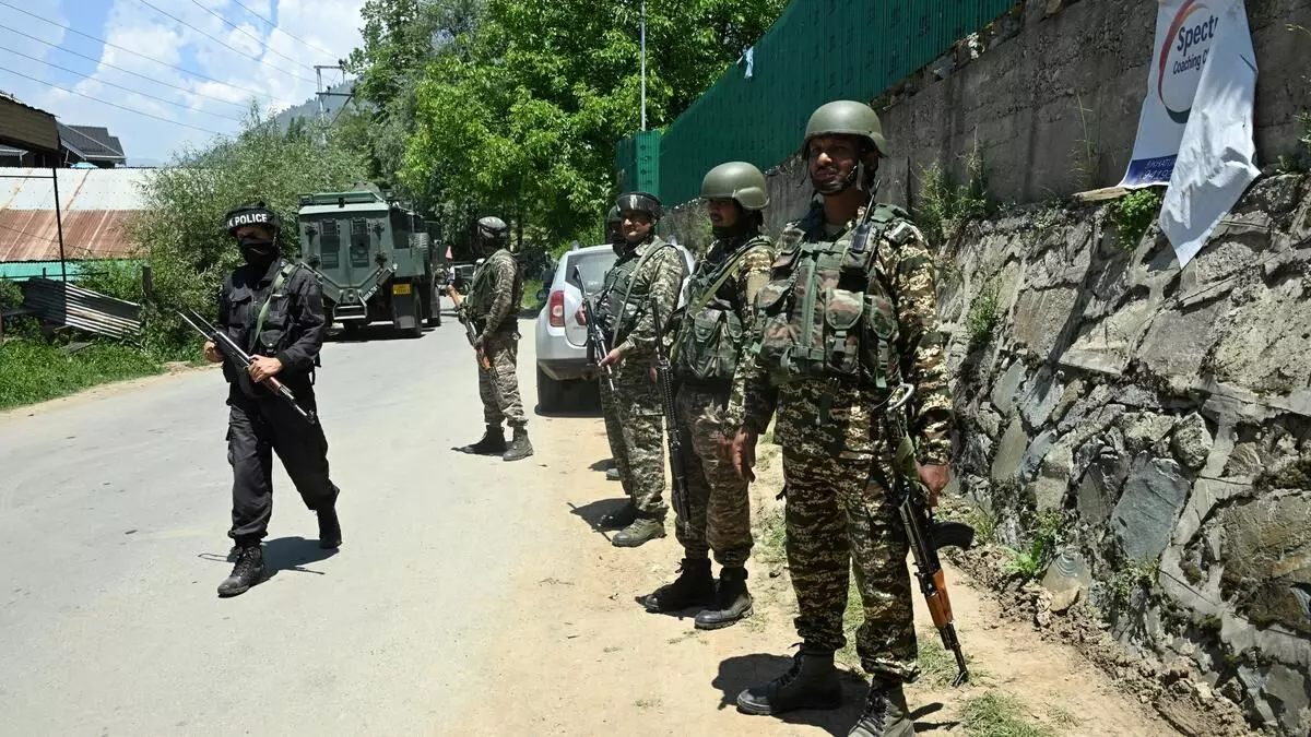 ಜಮ್ಮು-ಕಾಶ್ಮೀರ | ‘ದಿ ರೆಸಿಸ್ಟೆನ್ಸ್ ಫ್ರಂಟ್’ ಸ್ಥಾಪಕ ಸಜ್ಜಾದ್ ಗುಲ್ಗೆ ಸೇರಿದ 2 ಕೋ.ರೂ. ಮೌಲ್ಯದ ಸೊತ್ತು ಮುಟ್ಟುಗೋಲು ಜಮ್ಮು-ಕಾಶ್ಮೀರ | ‘ದಿ ರೆಸಿಸ್ಟೆನ್ಸ್ ಫ್ರಂಟ್’ ಸ್ಥಾಪಕ ಸಜ್ಜಾದ್ ಗುಲ್ಗೆ ಸೇರಿದ 2 ಕೋ.ರೂ. ಮೌಲ್ಯದ ಸೊತ್ತು ಮುಟ್ಟುಗೋಲು