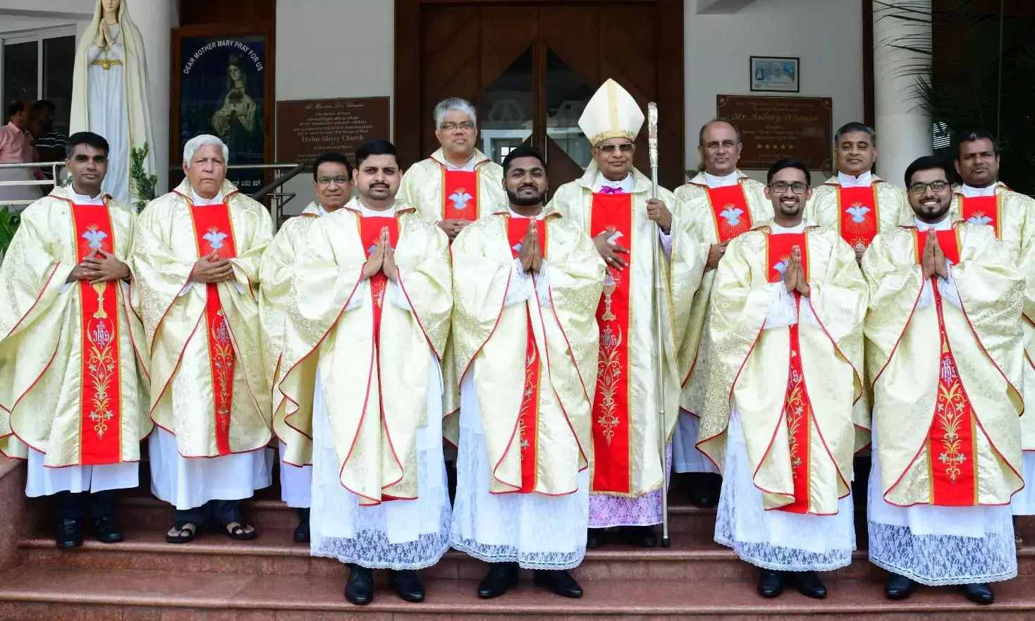 ಮಂಗಳೂರು: ರಾಜ್ಯದ ನಾಲ್ವರು ಜೆಸ್ವಿಟ್ ಉಪಯಾಜಕರಿಗೆ ಗುರುದೀಕ್ಷೆ