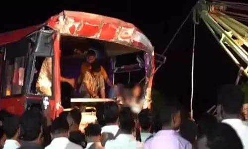 ವಿಜಯಪುರ | ಲಾರಿ-ಬಸ್  ಢಿಕ್ಕಿ : ಹಲವರಿಗೆ ಗಾಯ