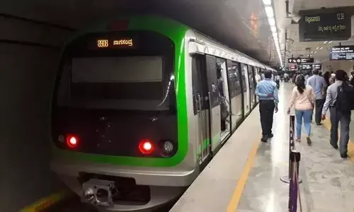 ಮೆಟ್ರೋ ಹಳಿಗೆ ಹಾರಿ ಆತ್ಮಹತ್ಯೆಗೆ ಯತ್ನಿಸಿದ ವ್ಯಕ್ತಿ, ಗಂಭೀರ ಗಾಯ