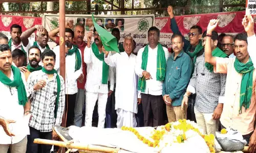 ಶರಾವತಿ ಪಂಪ್ಡ್ ಸ್ಟೋರೇಜ್ ಯೋಜನೆ ಕೈಬಿಡಲು ಒತ್ತಾಯ; ರೈತ ಸಂಘದಿಂದ ಅನಿರ್ದಿಷ್ಟಾವಧಿ ಧರಣಿ