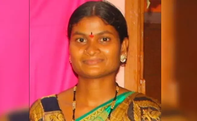 ಬೀದರ್ | ಸಾಲಬಾಧೆ ತಾಳಲಾರದೆ ಬಾವಿಗೆ ಬಿದ್ದು ಮಹಿಳೆ ಆತ್ಮಹತ್ಯೆ ಬೀದರ್ | ಸಾಲಬಾಧೆ ತಾಳಲಾರದೆ ಬಾವಿಗೆ ಬಿದ್ದು ಮಹಿಳೆ ಆತ್ಮಹತ್ಯೆ