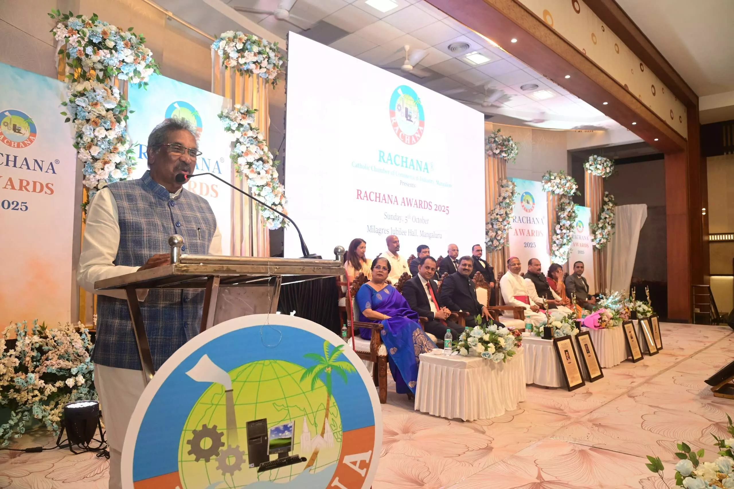 ಸಾಧಕರನ್ನು ಗುರುತಿಸಿ ಗೌರವಿಸುವ ಕಾರ್ಯ ಶ್ಲಾಘನೀಯ: ಸಚಿವ ಕೆ.ಜೆ. ಜಾರ್ಜ್ ಸಾಧಕರನ್ನು ಗುರುತಿಸಿ ಗೌರವಿಸುವ ಕಾರ್ಯ ಶ್ಲಾಘನೀಯ: ಸಚಿವ ಕೆ.ಜೆ. ಜಾರ್ಜ್