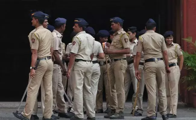 ಶ್ರೀನಗರ | ಕಾನ್‌ಸ್ಟೇಬಲ್‌ಗೆ ಕಸ್ಟಡಿ ಹಿಂಸೆ : 8 ಪೊಲೀಸ್ ಸಿಬ್ಬಂದಿಯ ಜಾಮೀನು ಅರ್ಜಿ ವಜಾ