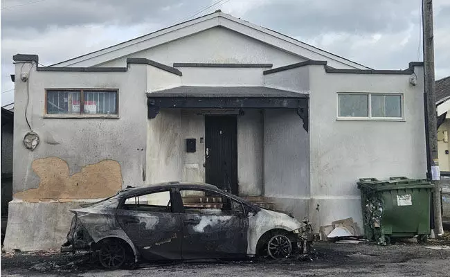 ಬ್ರಿಟನ್ |ಪೀಸ್‍ಹೆವನ್ ನಗರದಲ್ಲಿನ ಮಸೀದಿಗೆ ಬೆಂಕಿ ಹಚ್ಚಿದ ದುಷ್ಕರ್ಮಿಗಳು