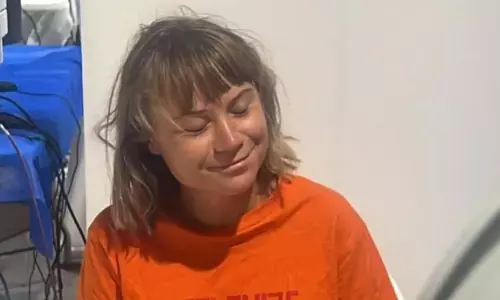 ಗ್ರೆಟಾ ಥನ್‌ಬರ್ಗ್‌ ಅವರನ್ನು ಎಳೆದಾಡಿ, ಧ್ವಜಕ್ಕೆ ಮುತ್ತಿಕ್ಕುವಂತೆ ಬಲವಂತ : ಇಸ್ರೇಲ್ ಸೇನೆ ವಿರುದ್ಧ ಗಂಭೀರ ಆರೋಪ