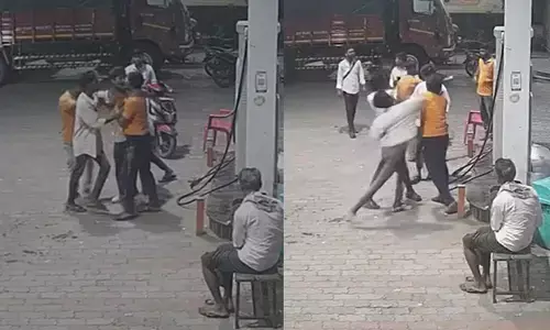 ಕಲಬುರಗಿ | ಪೆಟ್ರೋಲ್ ಬಂಕ್ ಕೆಲಸಗಾರನ‌ ಮೇಲೆ ಚಾಕುವಿನಿಂದ ಹಲ್ಲೆ; ಗಾಯ