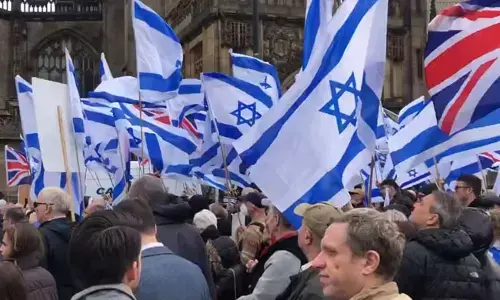 ಗಾಝಾ ಒತ್ತೆಯಾಳುಗಳ ವಾಪಸಾತಿಗೆ ಆಗ್ರಹಿಸಿ ಇಸ್ರೇಲ್‍ನಲ್ಲಿ ಬೃಹತ್ ರ‍್ಯಾಲಿ