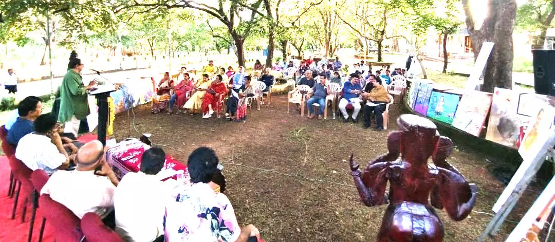 ಮಂಗಳಗಂಗೋತ್ರಿಯಲ್ಲಿ ರಂಗು ಮೂಡಿಸಿದ ‘ಕಲಾದರ್ಪಣ’