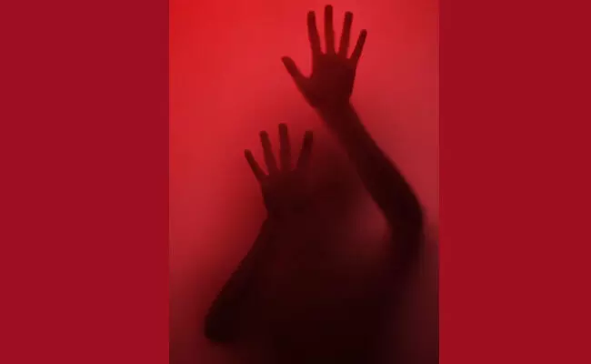 ಉತ್ತರ ಪ್ರದೇಶ : 5 ವರ್ಷದ ಬಾಲಕಿಗೆ 10ನೇ ತರಗತಿ ವಿದ್ಯಾರ್ಥಿಯಿಂದ ಲೈಂಗಿಕ ಕಿರುಕುಳ