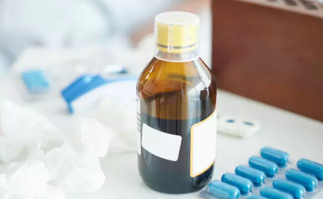 ಮಧ್ಯ ಪ್ರದೇಶ | ಕೆಮ್ಮಿನ ಸಿರಫ್ ಸೇವಿಸಿ ಮಕ್ಕಳ ಮೃತಪಟ್ಟ ಪ್ರಕರಣ : ರಾಜ್ಯ ಔಷಧ ನಿಯಂತ್ರಕನ ವರ್ಗಾವಣೆ ; ಇತರ ಮೂವರ ಅಮಾನತು