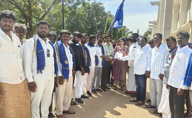 ವಿಜಯನಗರ | ದಲಿತರ ಮೇಲೆ ನಿಂದನೆ ಆರೋಪ : ಪ್ರತಿಭಟನೆ