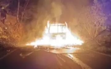 ಹನೂರು| ಆಕಸ್ಮಿಕ ಬೆಂಕಿ : 40 ಟನ್ ಸಕ್ಕರೆ ಸಮೇತ ಇಡೀ ಲಾರಿ ಭಸ್ಮ