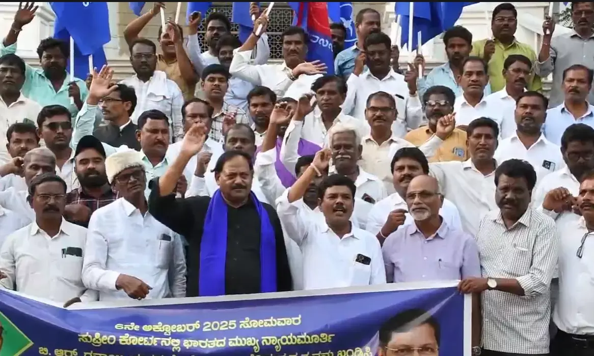 ಕಲಬುರಗಿ | ಸಿಜೆಐ ಗವಾಯಿ ಅವರ ಮೇಲೆ ಶೂ ಎಸೆಯಲು ಪ್ರಯತ್ನಿಸಿದ್ದ ವಕೀಲನ ವಿರುದ್ಧ ಕ್ರಮಕ್ಕೆ ಆಗ್ರಹ