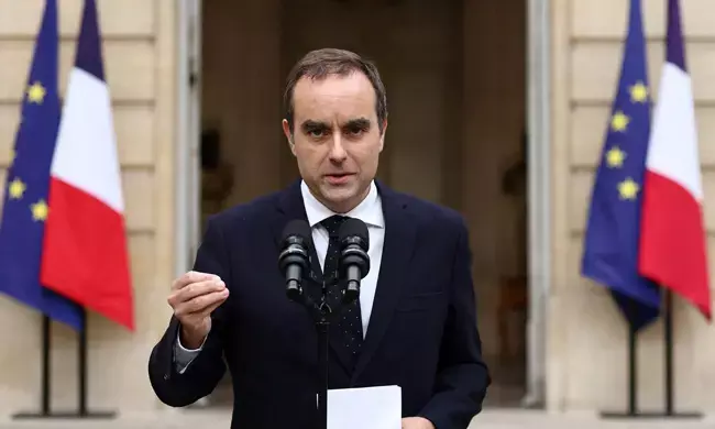 ಫ್ರಾನ್ಸ್ ಪ್ರಧಾನಿ ಸೆಬಾಸ್ಟಿಯನ್ ಲೆಕೊರ್ನು ರಾಜೀನಾಮೆ