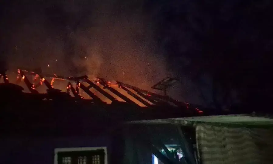 ನೆರಿಯ: ಕಡ್ಡಿಬಾಗಿಲು ಮನೆಯಲ್ಲಿ ಬೆಂಕಿ ಅನಾಹುತ; ಭಾರಿ ಹಾನಿ