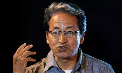 ಸೋನಮ್ ವಾಂಗ್ಚುಕ್ ಬಂಧನದ ಕಾರಣವನ್ನು ಪತ್ನಿಗೆ ಏಕೆ ತಿಳಿಸಿಲ್ಲ : ಕೇಂದ್ರ ಸರಕಾರಕ್ಕೆ ಸುಪ್ರೀಂ ಕೋರ್ಟ್ ಪ್ರಶ್ನೆ