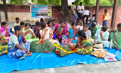 ಕಲ್ಯಾಣ ಕರ್ನಾಟಕದಲ್ಲಿ ತಾಯಿ–ಶಿಶು ಮರಣ, ರಕ್ತಹೀನತೆಯ ವಿರುದ್ಧ ಮಹಿಳಾ ಒಕ್ಕೂಟದ ಧರಣಿ