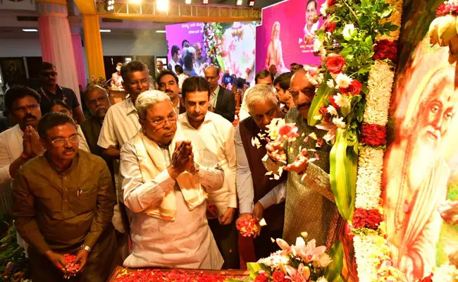 ಅಧಿಕಾರದಲ್ಲಿದ್ದಾಗ ನಿಮ್ಮ ಪರವಾಗಿ ನಿಂತವರ ಪರ ನೀವು ನಿಲ್ಲಿ : ವಾಲ್ಮೀಕಿ ಸಮುದಾಯಕ್ಕೆ ಸಿಎಂ ಸಿದ್ದರಾಮಯ್ಯ ಕರೆ