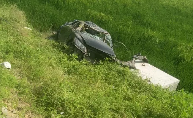 ರಾಯಚೂರು | ಡಿವೈಡರ್ ಗೆ ಢಿಕ್ಕಿ ಹೊಡೆದು ಕಾರು ಪಲ್ಟಿ : ಓರ್ವ ಮೃತ್ಯು