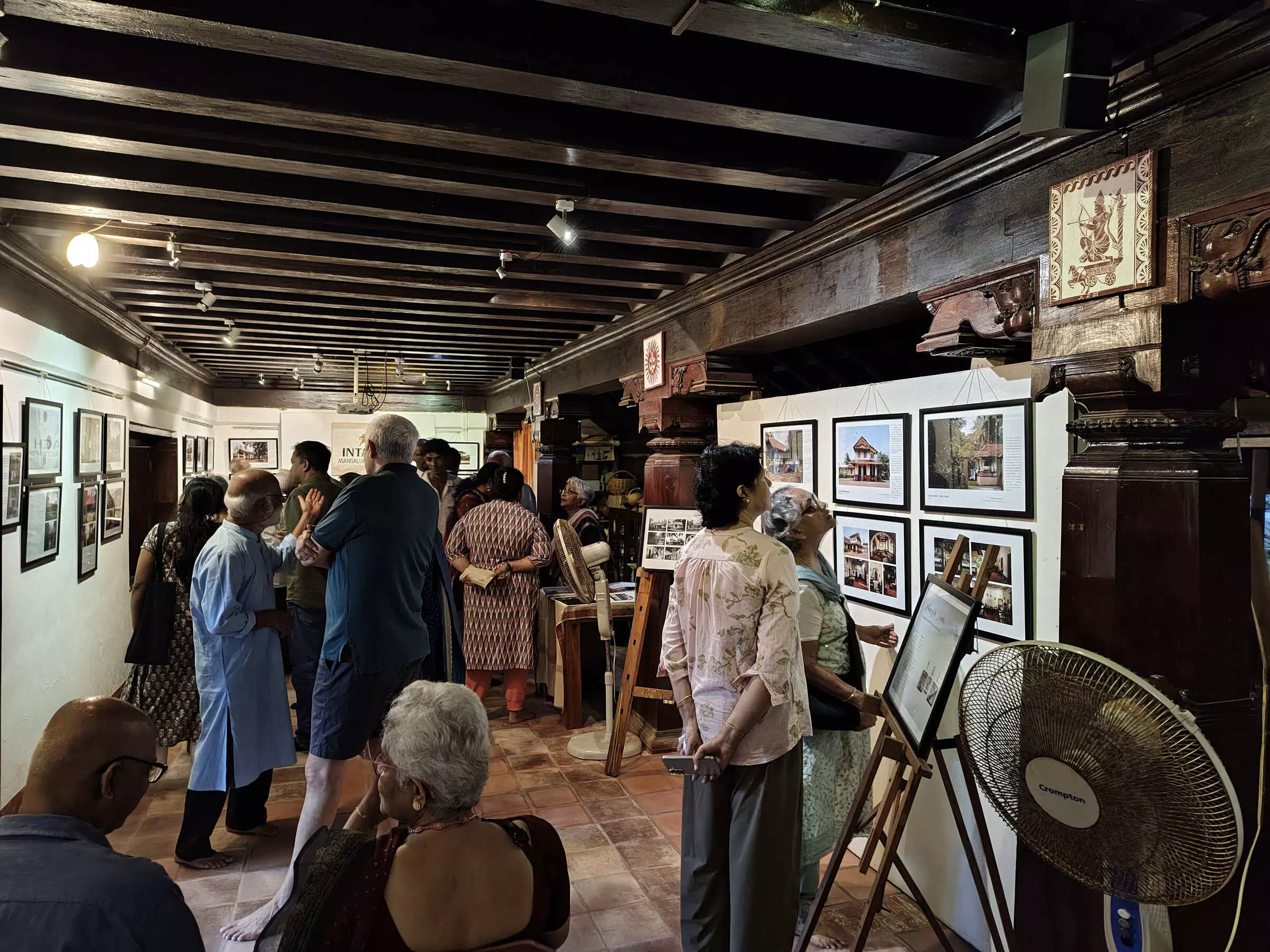 ಮಂಗಳೂರು ಕೆಥೋಲಿಕ್ ಪಾರಂಪರಿಕ ಮನೆಗಳ ಛಾಯಾಚಿತ್ರ ಪ್ರದರ್ಶನಕ್ಕೆ ಚಾಲನೆ ಮಂಗಳೂರು ಕೆಥೋಲಿಕ್ ಪಾರಂಪರಿಕ ಮನೆಗಳ ಛಾಯಾಚಿತ್ರ ಪ್ರದರ್ಶನಕ್ಕೆ ಚಾಲನೆ