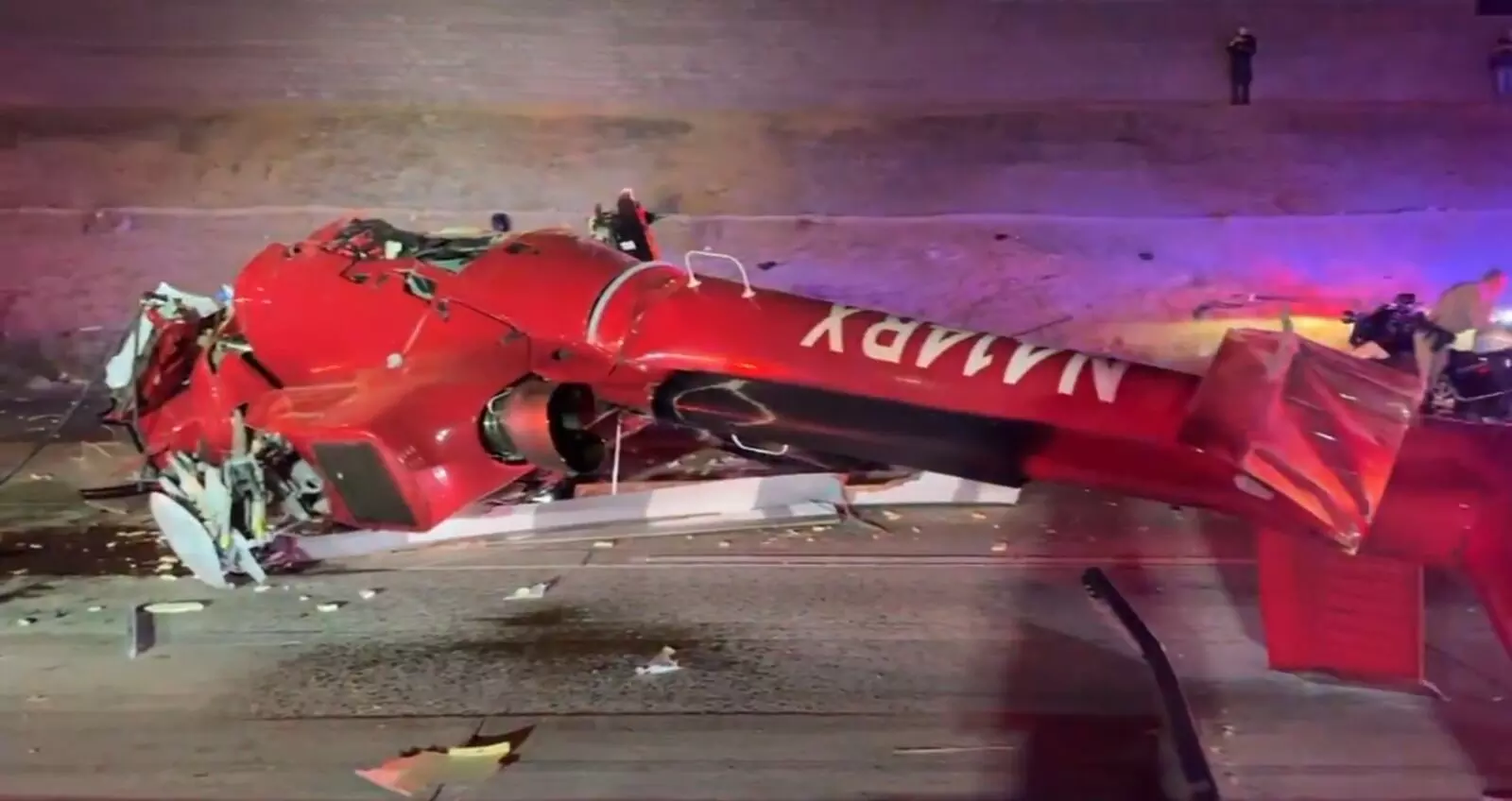 ಅಮೆರಿಕ | ಹೆದ್ದಾರಿಗೆ ಅಪ್ಪಳಿಸಿದ ಹೆಲಿಕಾಪ್ಟರ್ : ಮೂವರಿಗೆ ಗಂಭೀರ ಗಾಯ