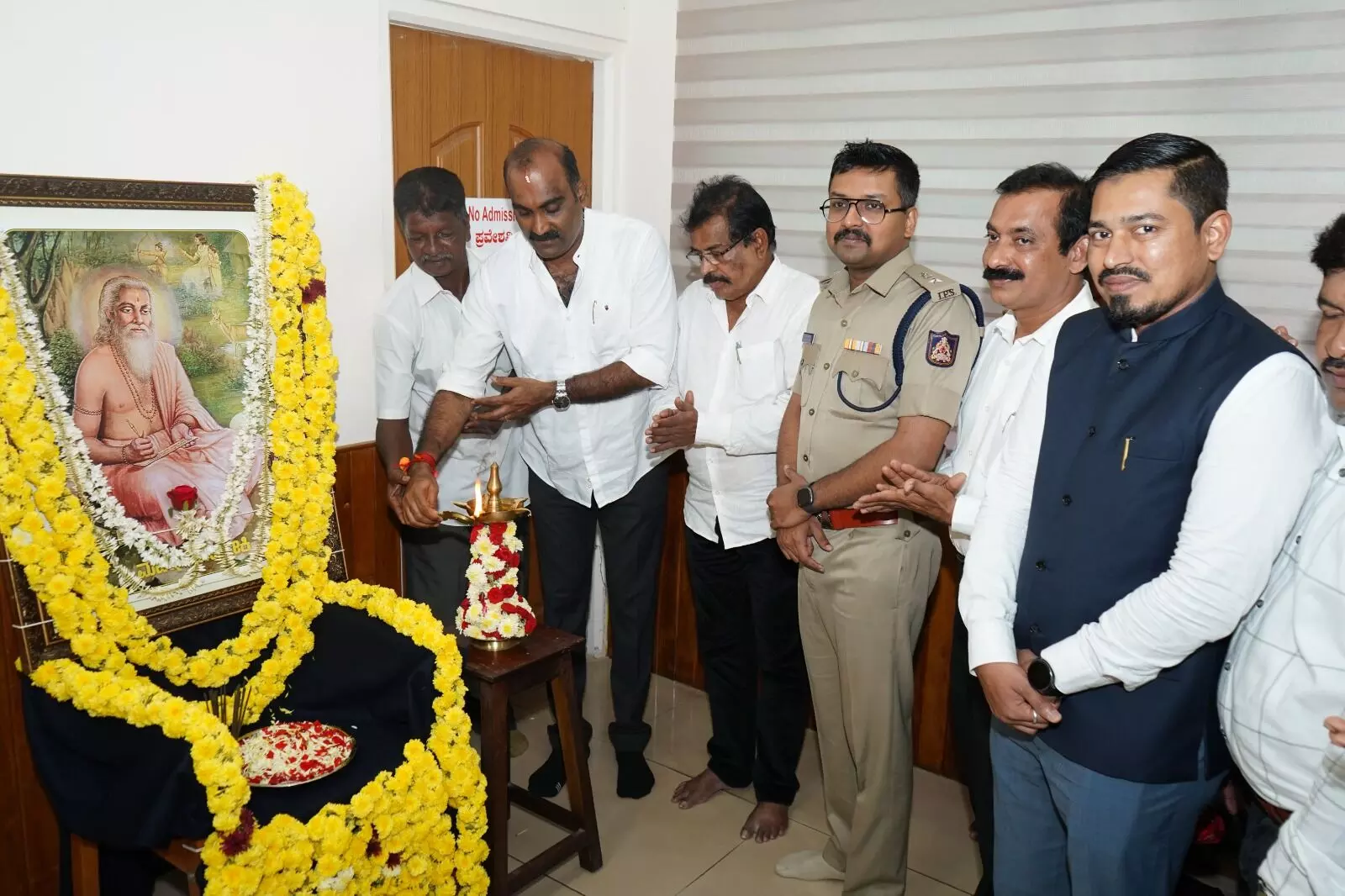 ಅಂದು ವಾಲ್ಮೀಕಿ, ಇಂದು ಅಂಬೇಡ್ಕರ್ ಕೊಡುಗೆ ಸಮಾಜಕ್ಕೆ ದಿಕ್ಸೂಚಿ: ಉಡುಪಿ ಎಸ್ಪಿ ಹರಿರಾಮ್ ಶಂಕರ್ ಅಂದು ವಾಲ್ಮೀಕಿ, ಇಂದು ಅಂಬೇಡ್ಕರ್ ಕೊಡುಗೆ ಸಮಾಜಕ್ಕೆ ದಿಕ್ಸೂಚಿ: ಉಡುಪಿ ಎಸ್ಪಿ ಹರಿರಾಮ್ ಶಂಕರ್