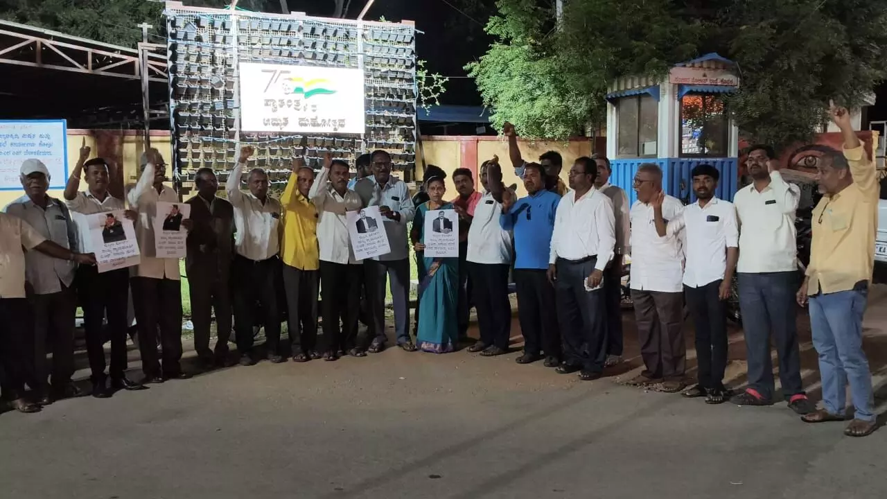 ಕೊಪ್ಪಳ | ಸಿಜೆಐ ಗವಾಯಿ ಮೇಲೆ ಶೂ ಎಸೆತ ಘಟನೆ ಖಂಡಿಸಿ ನಗರದಲ್ಲಿ ಪ್ರತಿಭಟನೆ