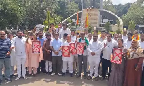 ವಿಜಯಪುರ: ಸಿಜೆಐ ಗವಾಯಿ ಮೇಲೆ ಶೂ ಎಸೆತ ಘಟನೆ ಖಂಡಿಸಿ ಪ್ರತಿಭಟನೆ