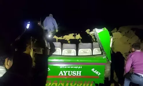 ಹಿಮಾಚಲ ಪ್ರದೇಶ : ಭೂಕುಸಿತಕ್ಕೆ ಬಸ್ ಸಿಲುಕಿ ಕನಿಷ್ಠ 15 ಮಂದಿ ಮೃತ್ಯು