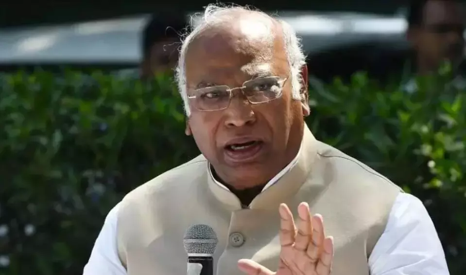 ಧರ್ಮದ ಹೆಸರಿನಲ್ಲಿ ನ್ಯಾಯಮೂರ್ತಿ ಮೇಲೆ ಶೂ ಎಸೆತ ಖಂಡನೀಯ : ಮಲ್ಲಿಕಾರ್ಜುನ ಖರ್ಗೆ