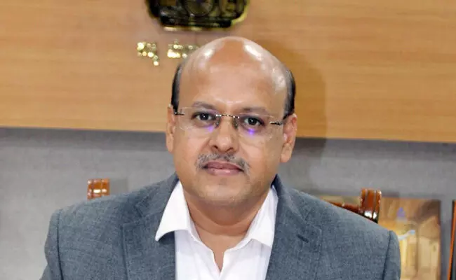 ವಧು-ವರರ ಅರ್ಹ ವಯಸ್ಸಿನ ಖಾತ್ರಿ ನಂತರವೇ ವಿವಾಹಕ್ಕೆ ಅವಕಾಶ ನೀಡಿ : ಡಿಸಿ ಇಟ್ನಾಳ