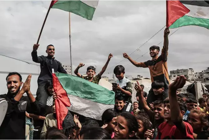 ಗಾಝಾ ಕದನ ವಿರಾಮ : ಮೊದಲ ಹಂತದ ಒಪ್ಪಂದವನ್ನು ಸ್ವಾಗತಿಸಿದ ಜಾಗತಿಕ ಸಮುದಾಯ ಗಾಝಾ ಕದನ ವಿರಾಮ : ಮೊದಲ ಹಂತದ ಒಪ್ಪಂದವನ್ನು ಸ್ವಾಗತಿಸಿದ ಜಾಗತಿಕ ಸಮುದಾಯ