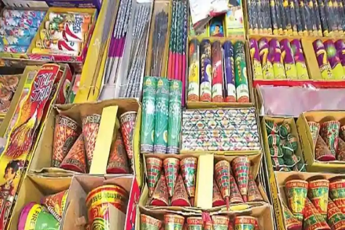 ಪಟಾಕಿ ಸ್ಟಾಲ್ ಪರವಾನಿಗೆ: ಅರ್ಜಿ ಸಲ್ಲಿಕೆ ಅವಧಿ ವಿಸ್ತರಣೆ ಪಟಾಕಿ ಸ್ಟಾಲ್ ಪರವಾನಿಗೆ: ಅರ್ಜಿ ಸಲ್ಲಿಕೆ ಅವಧಿ ವಿಸ್ತರಣೆ