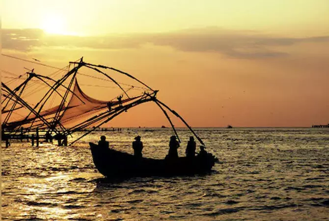 ಶ್ರೀಲಂಕಾ ನೌಕಾಪಡೆಯಿಂದ ತಮಿಳುನಾಡಿನ 47 ಬೆಸ್ತರ ಬಂಧನ ಶ್ರೀಲಂಕಾ ನೌಕಾಪಡೆಯಿಂದ ತಮಿಳುನಾಡಿನ 47 ಬೆಸ್ತರ ಬಂಧನ