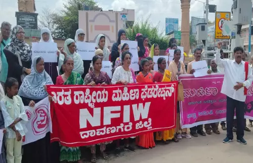 ದಾವಣಗೆರೆ | ಧರ್ಮಸ್ಥಳ ಅಸಹಜ ಸಾವು ಪ್ರಕರಣ; ತಪ್ಪಿತಸ್ಥರಿಗೆ ಶಿಕ್ಷೆ ವಿಧಿಸಲು ಒತ್ತಾಯಿಸಿ ಧರಣಿ