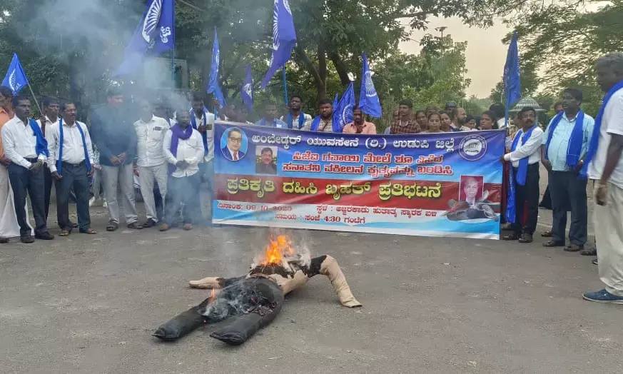 ಜ.ಗವಾಯ್ ಮೇಲಿನ ಹಲ್ಲೆ; ಅಂಬೇಡ್ಕರ್ ಯುವಸೇನೆ ಪ್ರತಿಭಟನೆ