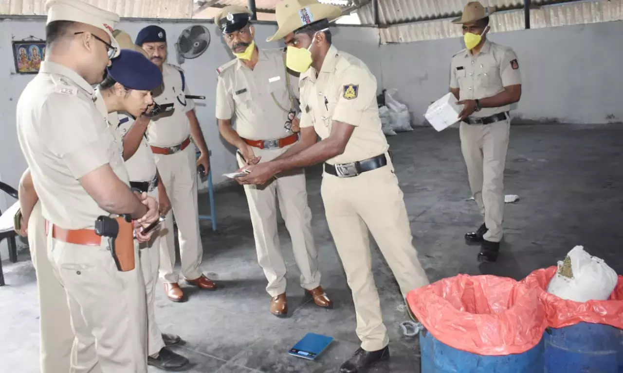 ಪಡುಬಿದ್ರೆ: ಪೊಲೀಸರಿಂದ 15 ಲಕ್ಷ ರೂ.ಗಳಿಗೂ ಅಧಿಕ ಮೌಲ್ಯದ ವಿವಿಧ ಮಾದಕ ವಸ್ತುಗಳ ನಾಶ