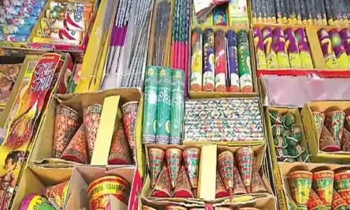 ಪಟಾಕಿ ಸ್ಟಾಲ್ ಪರವಾನಿಗೆ: ಅರ್ಜಿ ಸಲ್ಲಿಕೆ ಅವಧಿ ವಿಸ್ತರಣೆ