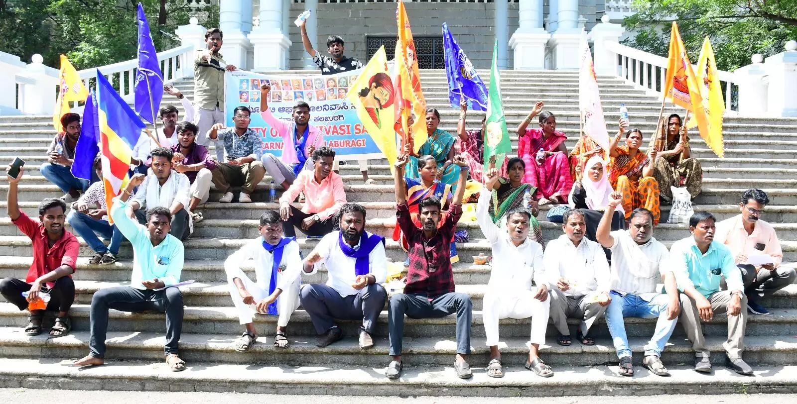 ಕಲಬುರಗಿ | ವಿವಿಧ ಬೇಡಿಕೆಗಳ ಈಡೇರಿಕೆಗೆ ಆಗ್ರಹಿಸಿ ಪ್ರತಿಭಟನೆ ಕಲಬುರಗಿ | ವಿವಿಧ ಬೇಡಿಕೆಗಳ ಈಡೇರಿಕೆಗೆ ಆಗ್ರಹಿಸಿ ಪ್ರತಿಭಟನೆ